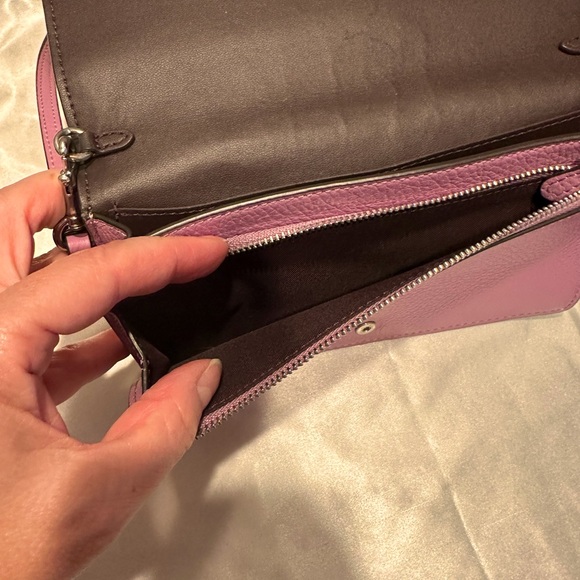 Coach cross body purse used good condition - Picture 3 of 4